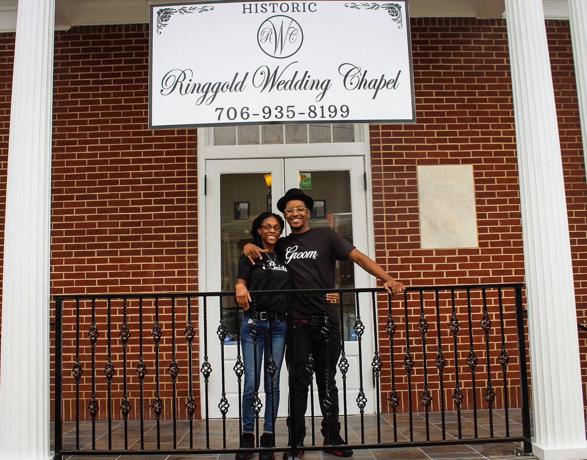 rweddingchapel's tweet photo. RWC is the place to get married. We are a one stop shop.Great ministers, photographers and staff.  #ThrowbackThrusday #RWCmemories https://t.co/io21kwLaKB