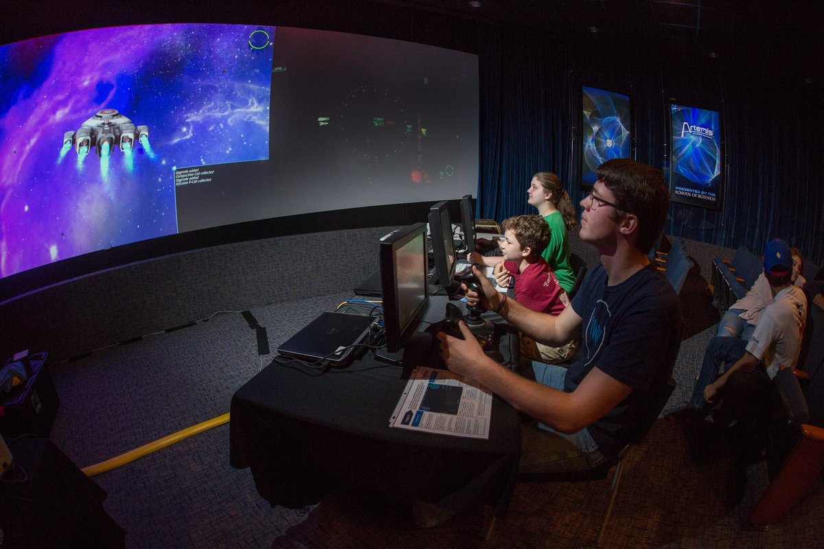 LTEBridge's tweet photo. Had our biggest screen ever at our @BJUedu event. @ArtemisSBS at near-NASA mission control size! The kids loved it! https://t.co/49fgAf57kT