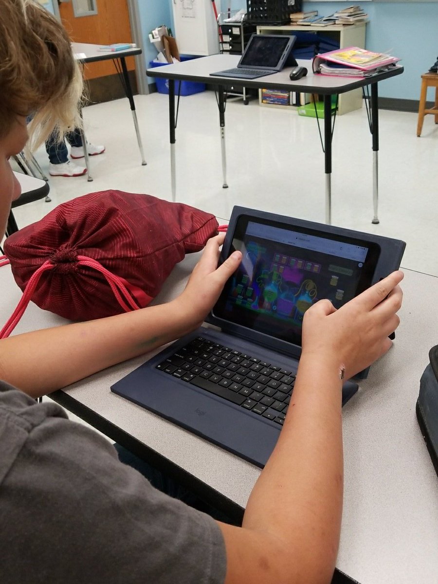 MrsTDade's tweet image. Class lab #lmstech
