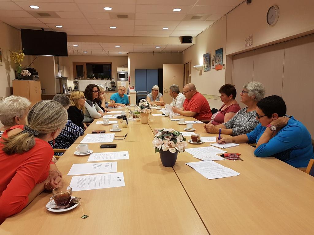 ogenenoren's tweet photo. Bijeenkomst vrijwilligers Ogen en Oren Purmer-Noord. https://t.co/xxMHbz6CgO