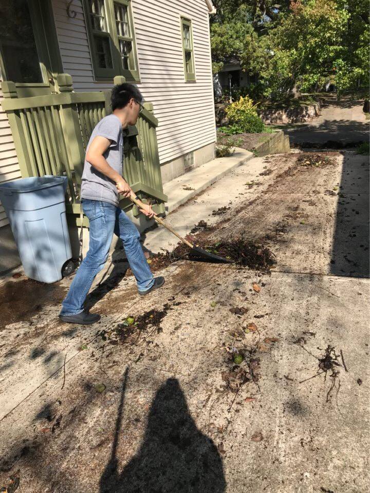 LambSchool's tweet photo. Students in COM 495, Social Media for Social Good, volunteered this past weekend for @newchauncey Housing Inc. preparing a home for sale. https://t.co/RCWruDsHsh