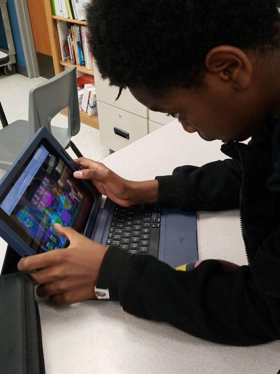 MrsTDade's tweet image. Class lab #lmstech