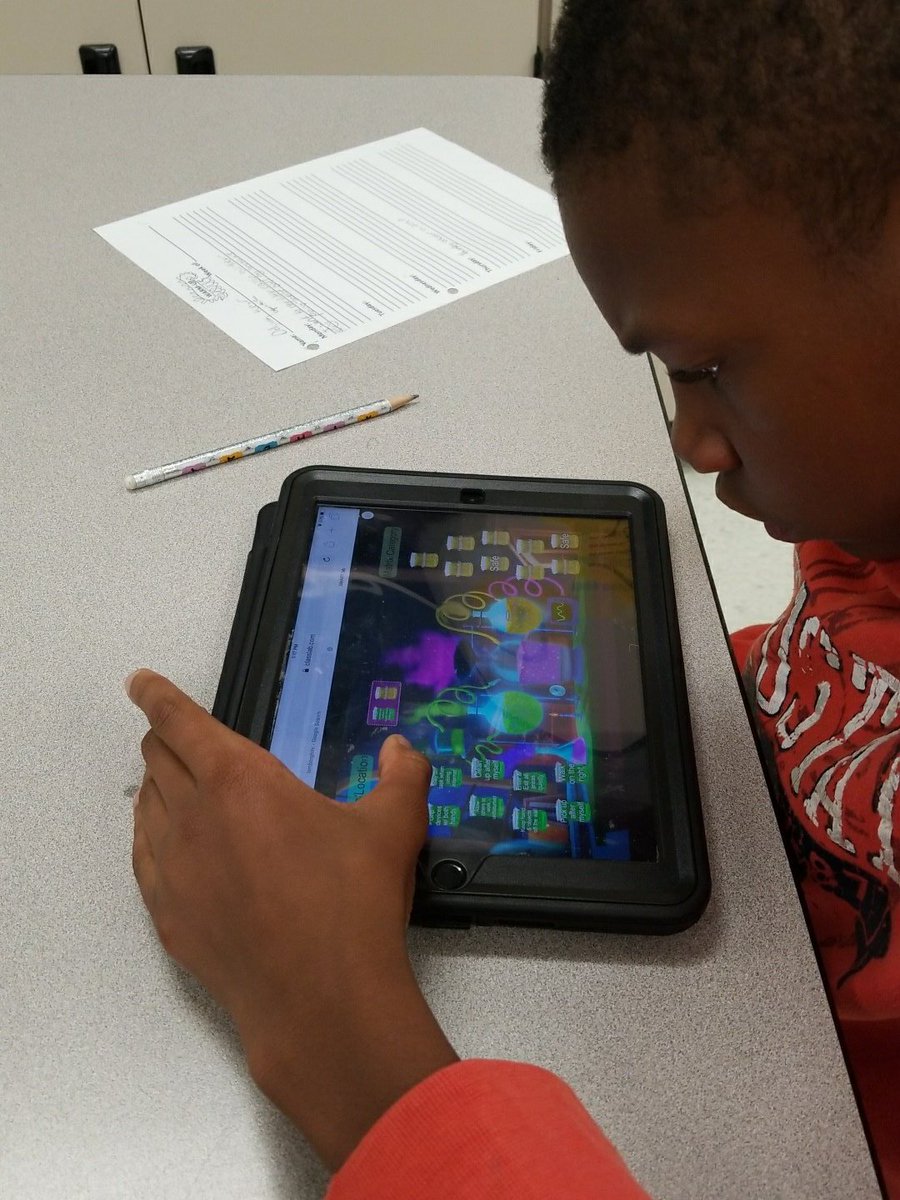 MrsTDade's tweet image. Class lab #lmstech