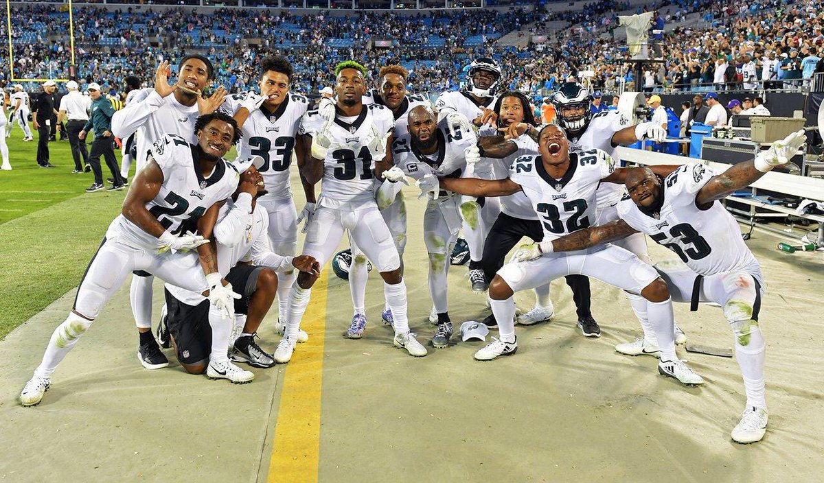 Rozaayyy_'s tweet photo. I wouldnt mind seein my good man @realronalddarby wit a new number besides 41🙌🏽maybe like 25 #EaglesNation🦅🤘🏽 #25 https://t.co/3bwn6ddqx4