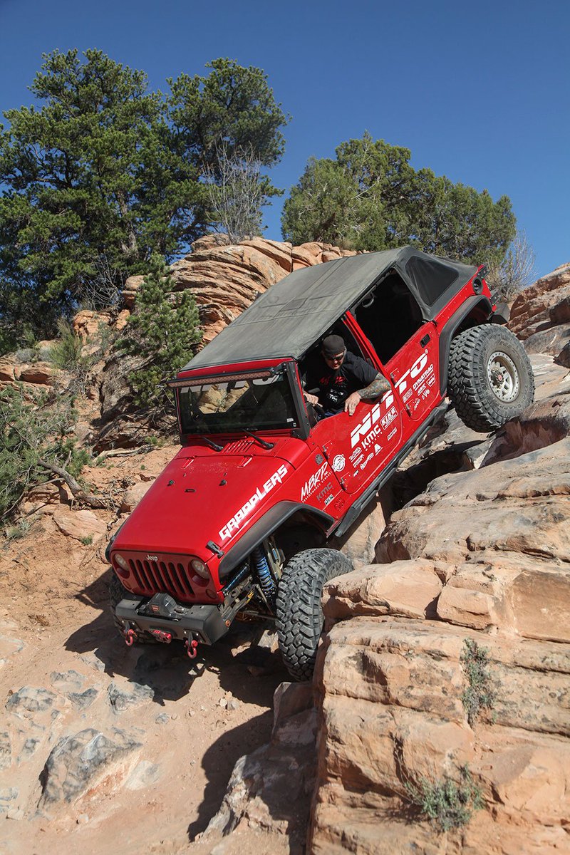 AdvanceAdapters's tweet photo. Great transfer case gearing isn't just for climbing. #AtlasTransferCase #AdvanceAdapters #LorenHealy #GoOffRoad https://t.co/YqZCuoTckJ