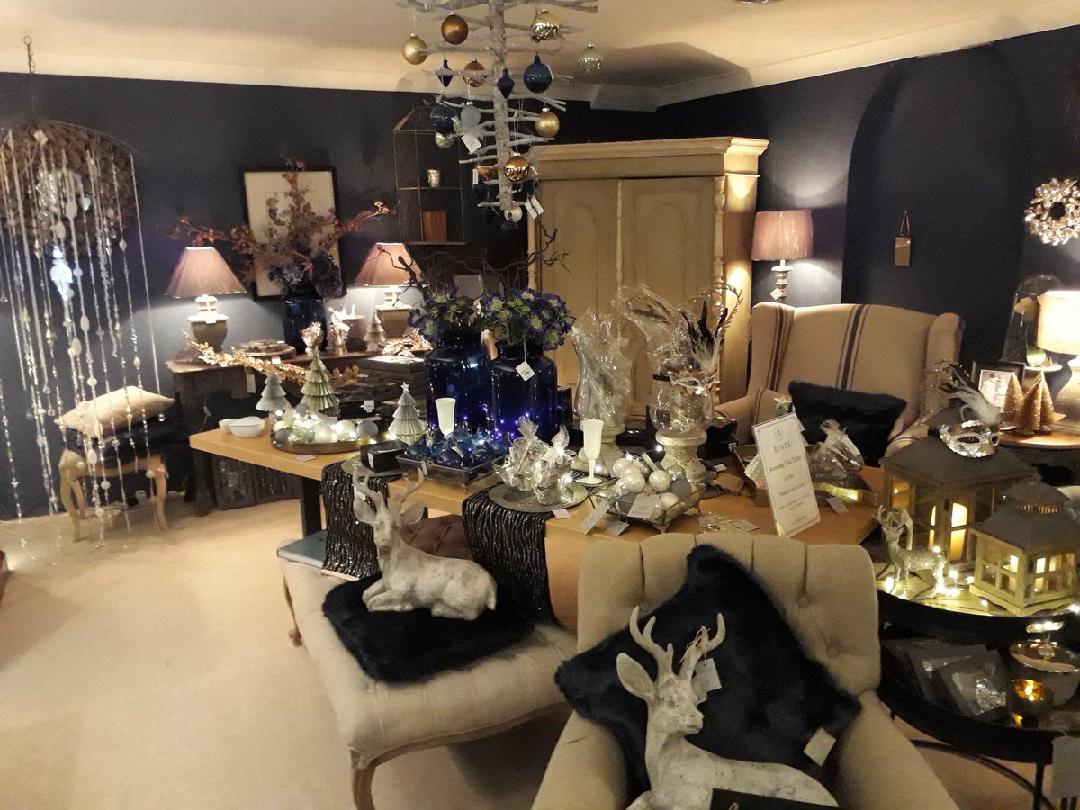 thepaintmakers's tweet photo. Cosy Holidays inspo at  @bondslifestyle https://t.co/1t7q8o5OaV