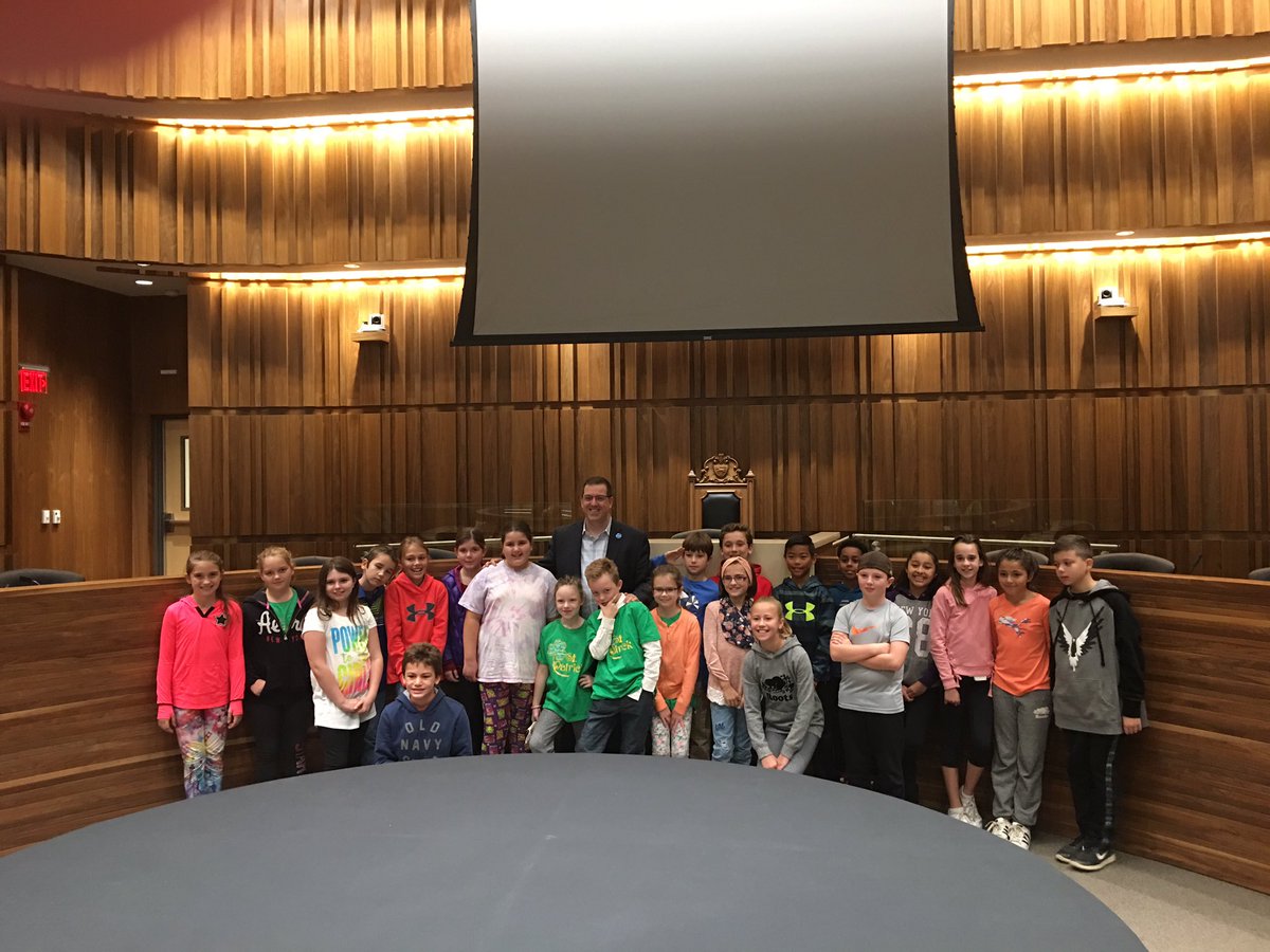 CamGuthrie's tweet photo. More fun with all the #Guelph schools coming through city hall for #LocalGovernmentMonth! @ugdsb @WellingtonCath https://t.co/pw3E9UdQm7