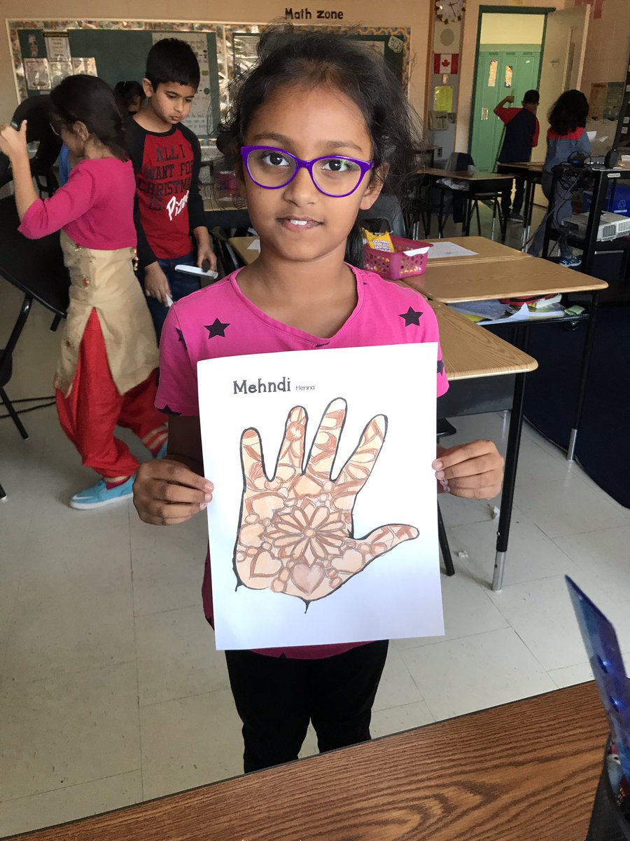 Mrs_Loreti's tweet photo. H.M. is so excited to share her beautiful Mehndi design❤️ @FernforestPS https://t.co/zosZKcZdrx