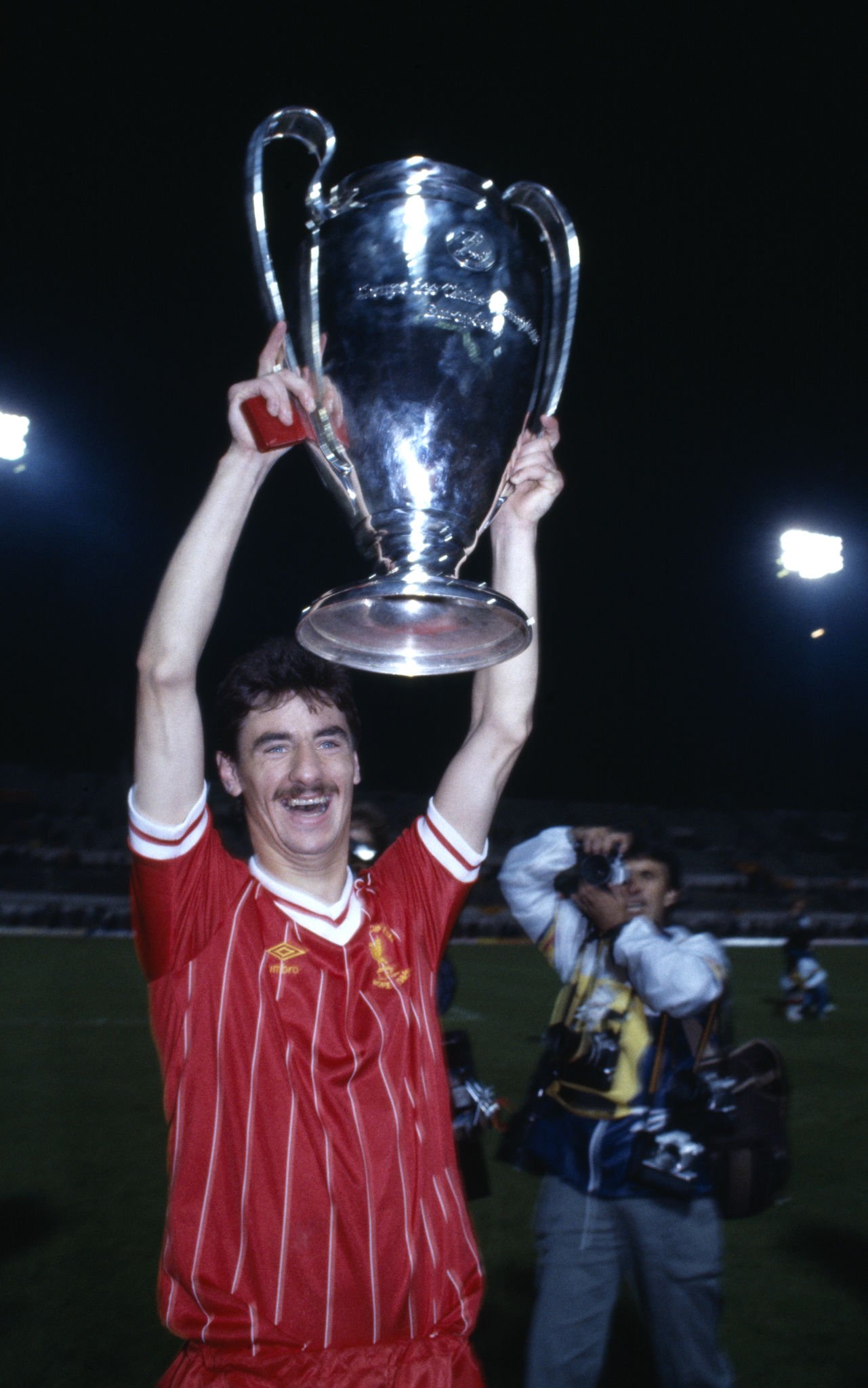 Happy 56th birthday, Ian Rush! 

Our greatest goalscorer won 14 trophies with scoring 346 goals in 660 games. 