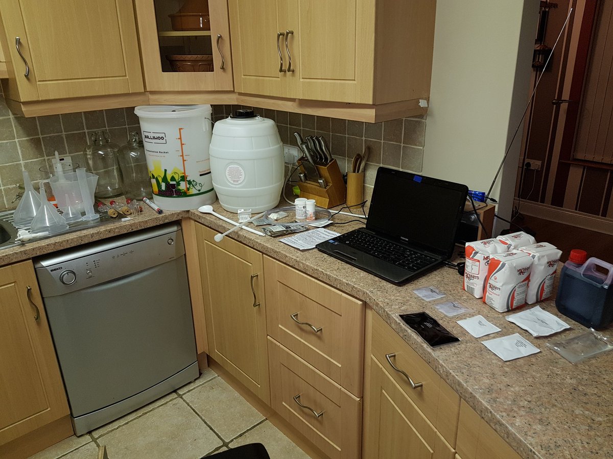 GrowBlogs's tweet photo. Making your own wine is simple, they said Step one - YouTube lol Brewbitz Homebrew videos are very good #brewbits #homebrew #wine #brew https://t.co/C8DV2hgMXA