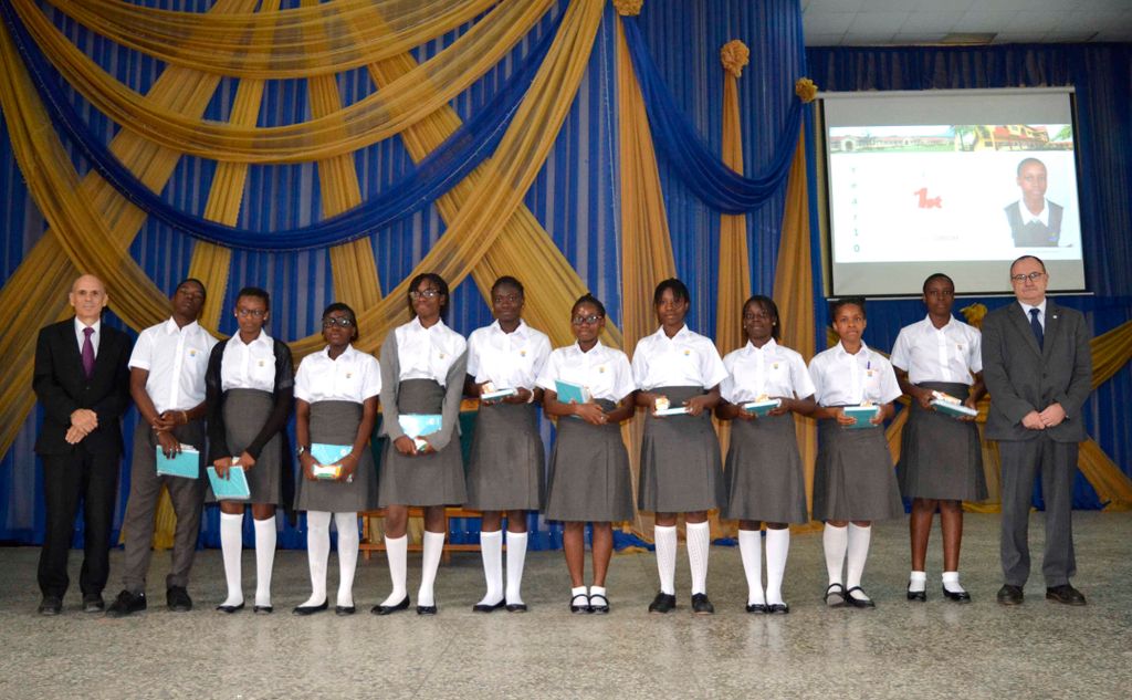 oisprincipal's tweet photo. Well done to top performing students @olashoreschool in CA1. I look forward to welcome you for a celebratory barbecue. #OISRedefined https://t.co/l8R3MsPwmq