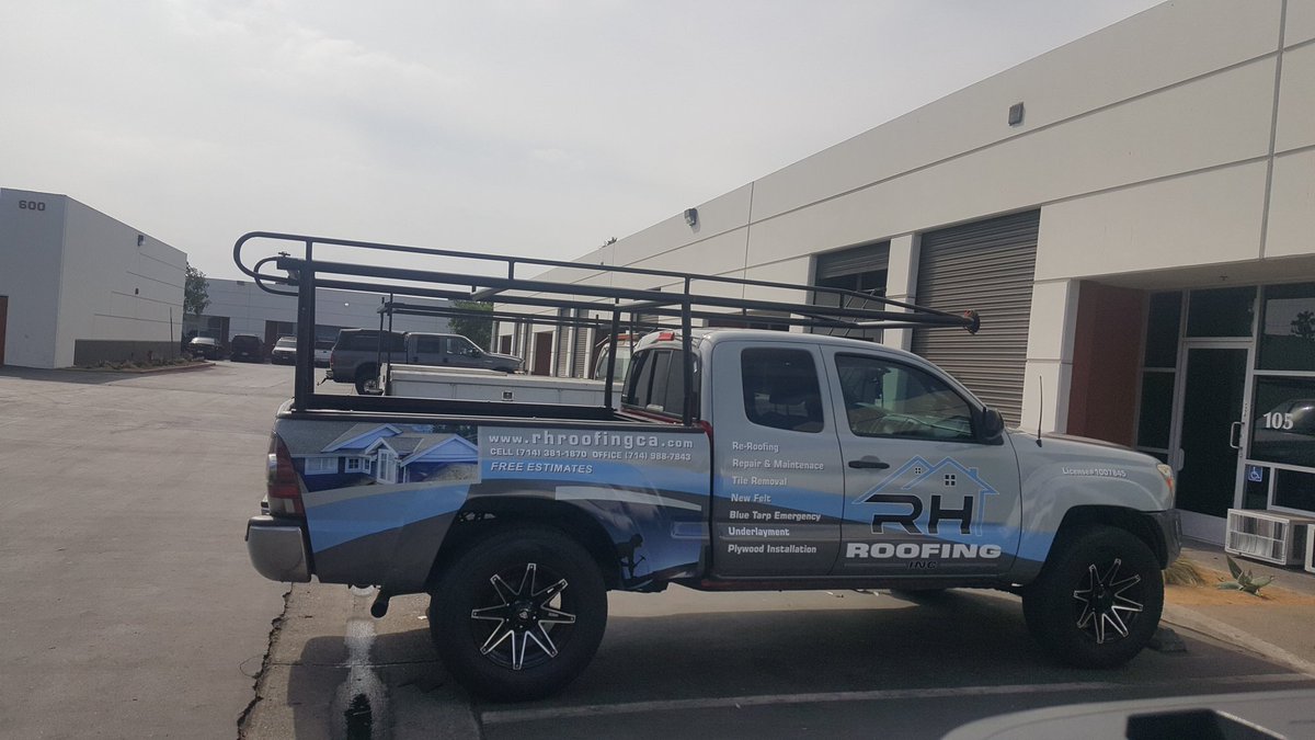 DrDecalsInc's tweet photo. Toyota tacoma wrap https://t.co/PqMGwJqwXE