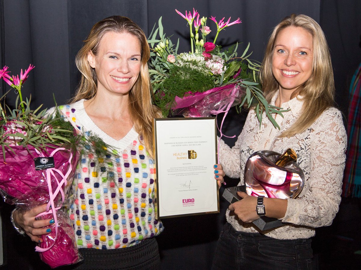 HealthyBSNS's tweet photo. Stort grattis, Lina Nertby Aurell och Mia Clase, som idag fick ta emot Healthy Business Awards för Food Pharmacy: https://t.co/9ntm5vzNSW https://t.co/yfX6qkhZLh