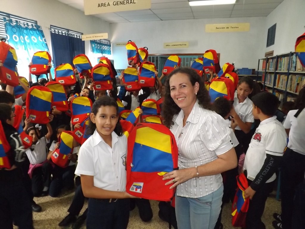 CDCETachira's tweet photo. El rostro feliz de nuestros hijos! de Venezuela, del Futuro, de la Patria, seguimos avanzando seguimos trabajando @MPPEDUCACION https://t.co/bVggDoYS4w