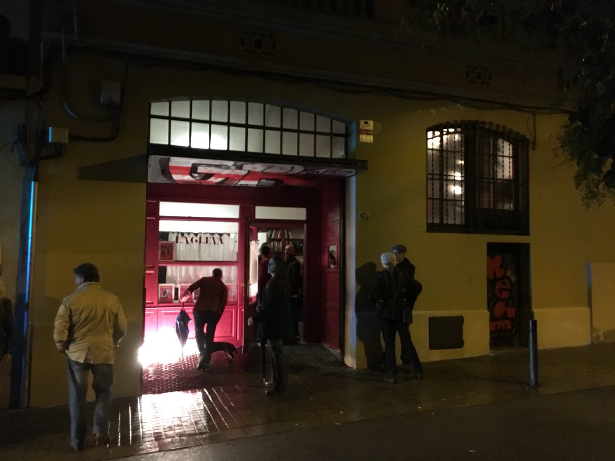 golemsteatre's tweet photo. Que s’obrin nous teatres SEMPRE és una bona notícia. Enhorabona, equip del nou #TeatreLaGleva!!! https://t.co/JgoybpTEeg