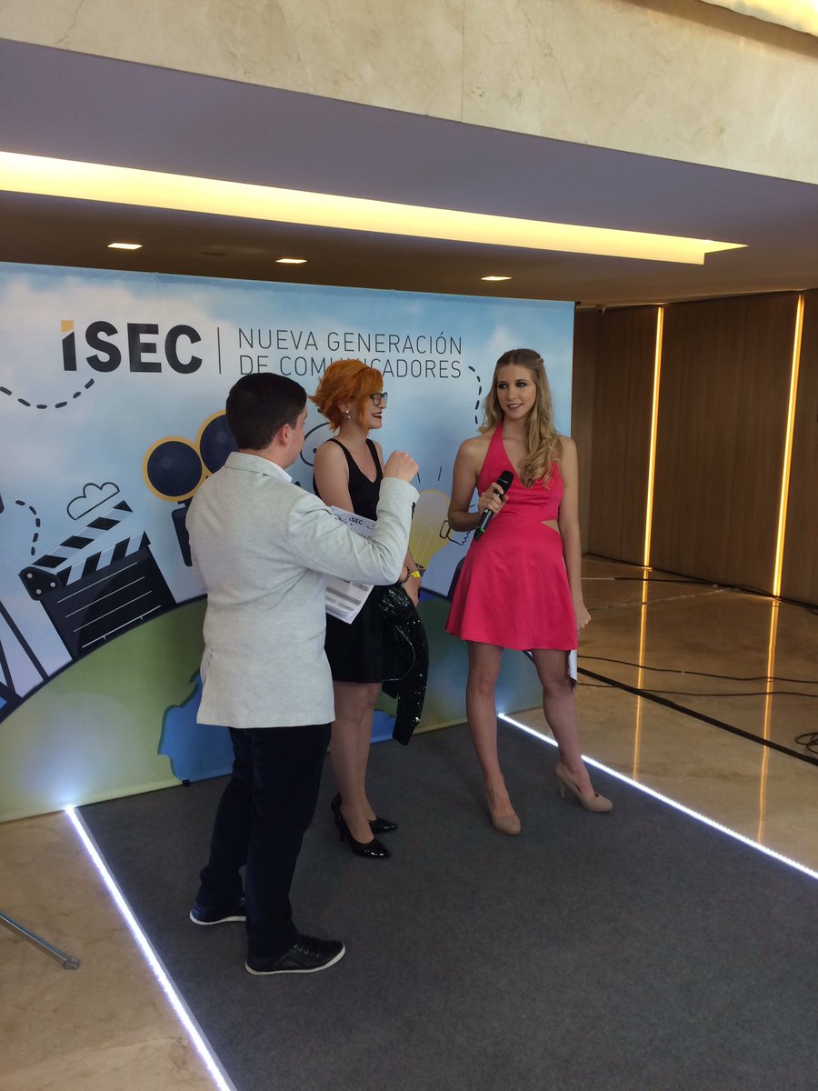 ISEC_Edu's tweet photo. Despegamos!! Seguí toda la cobertura a través de nuestro Facebook live #EgresadosISEC https://t.co/KxusG9DHKz