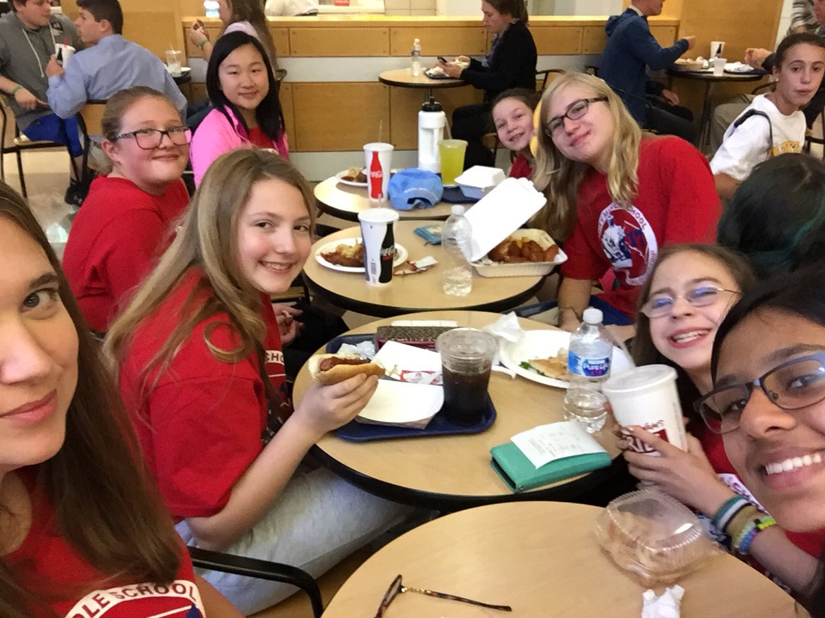 Room27Tweets's tweet photo. Lunch at Ronald Reagan Building #AMSBDC2017 #AR5 @AmityMSBethany https://t.co/DhA8O4V5bj