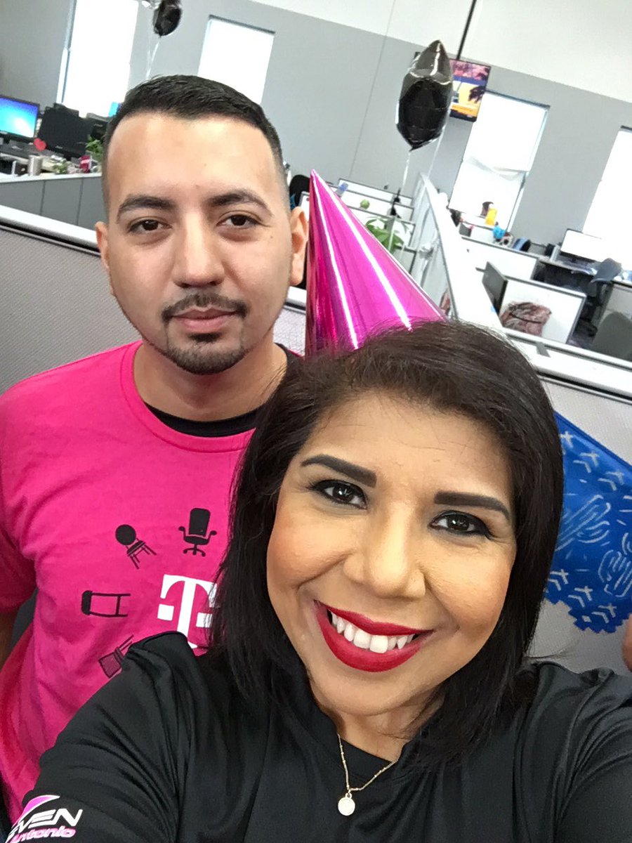 sscampos24's tweet photo. #lostexperts #MissionTEXperts #beyou #BeMagenta #Tmobile ready for @CallieField visit! @jgebing @JoePreston01 https://t.co/KgKnSJvWd0
