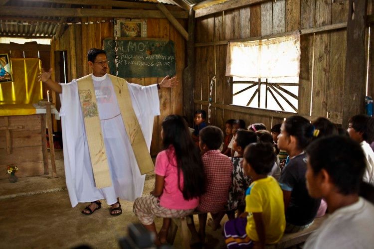 goldmanprize's tweet photo. "We must go beyond our market consumerist paradigm and see the beauty and sacredness of the earth." #GoldmanPrize winner Fr. Edwin Gariguez https://t.co/G34VRyvpEi