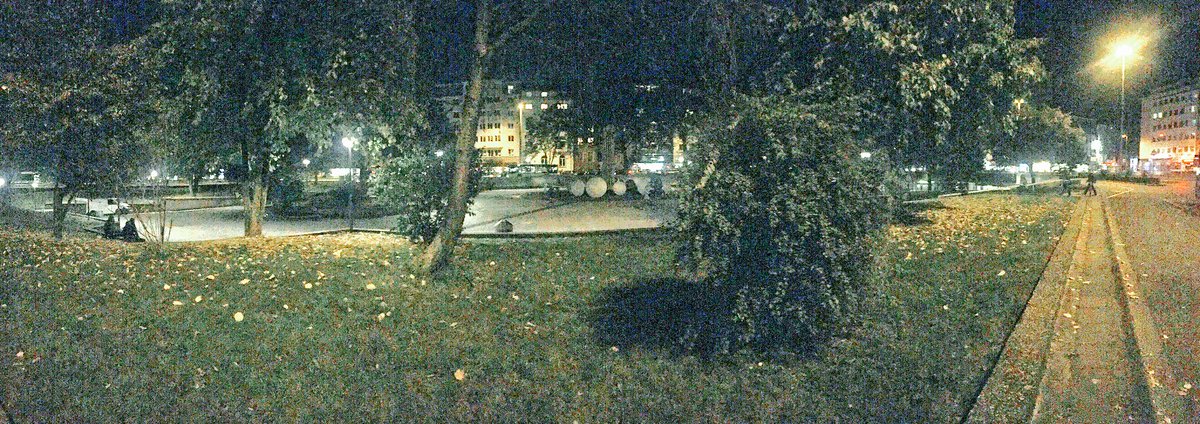 mvchxllxx's tweet photo. Nach der Messersteicherei am vergangenen Samstag keine Polizei um 21 Uhr am Ebertplatz. @Koeln @ksta_koeln @express24 @BILD_Hamburg https://t.co/YtgpE8Y66F