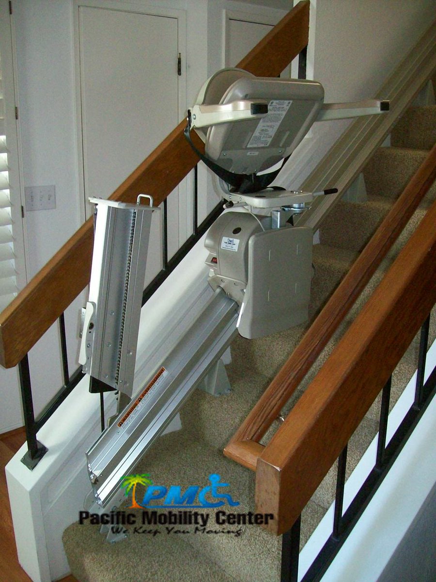 PMCIncorporated's tweet photo. Folding rail #stairlift in beautiful #SanDiego home
#PacificMobility #Independence #BetterWithBruno #AgeInPlace https://t.co/GAPuh0wml3
