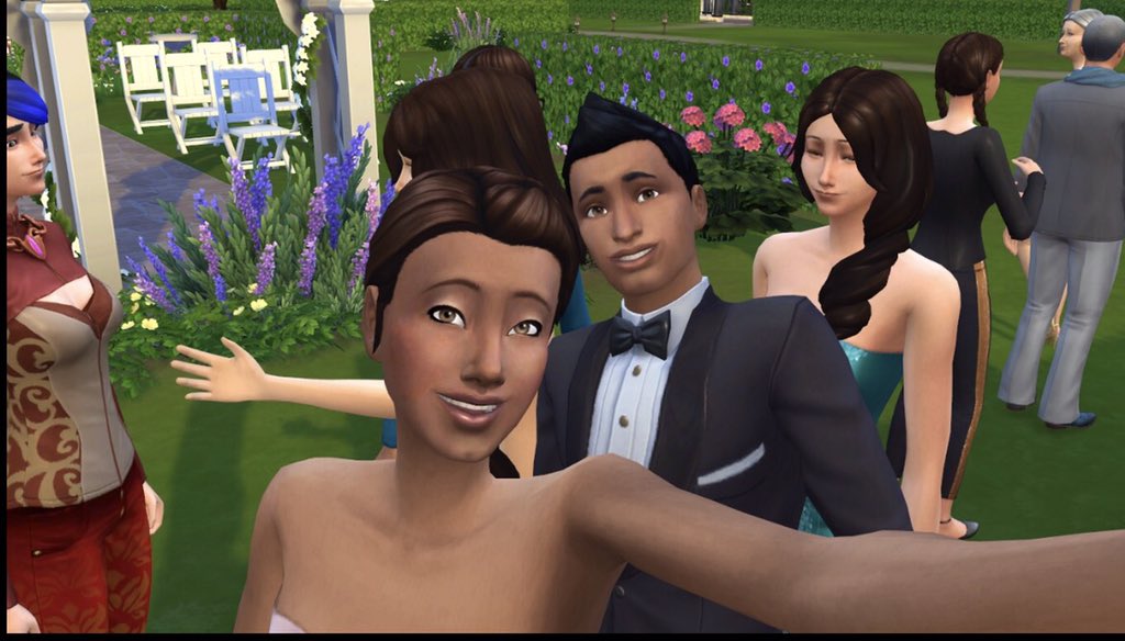 crims0ncosmos's tweet photo. @TheSims My sim Alayna Owens and her husband Hudson Burks (Olivia Kim-Lewis son) on their wedding day #simselfie https://t.co/crfExfxUF2