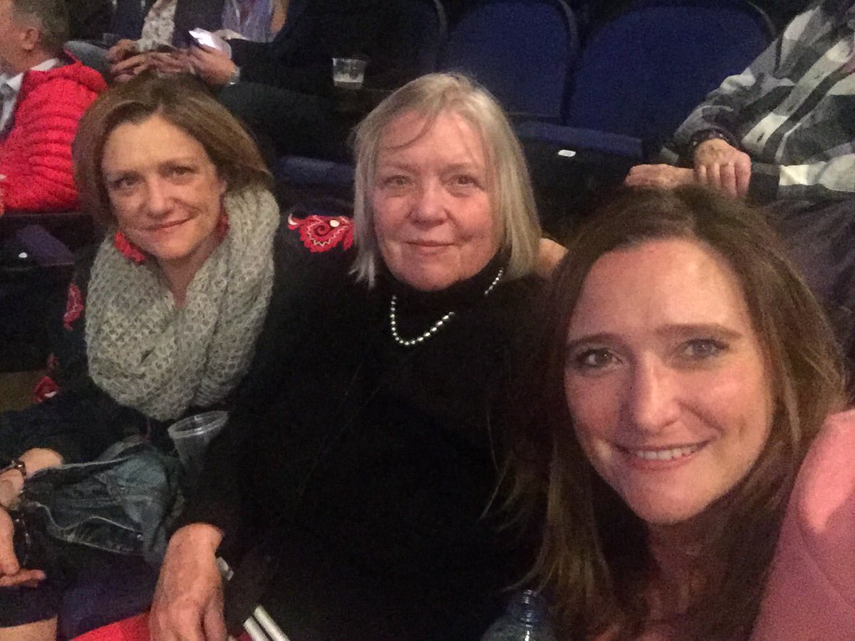 #TweetCaroline super excited to see the legendary Neil Diamond in concert!