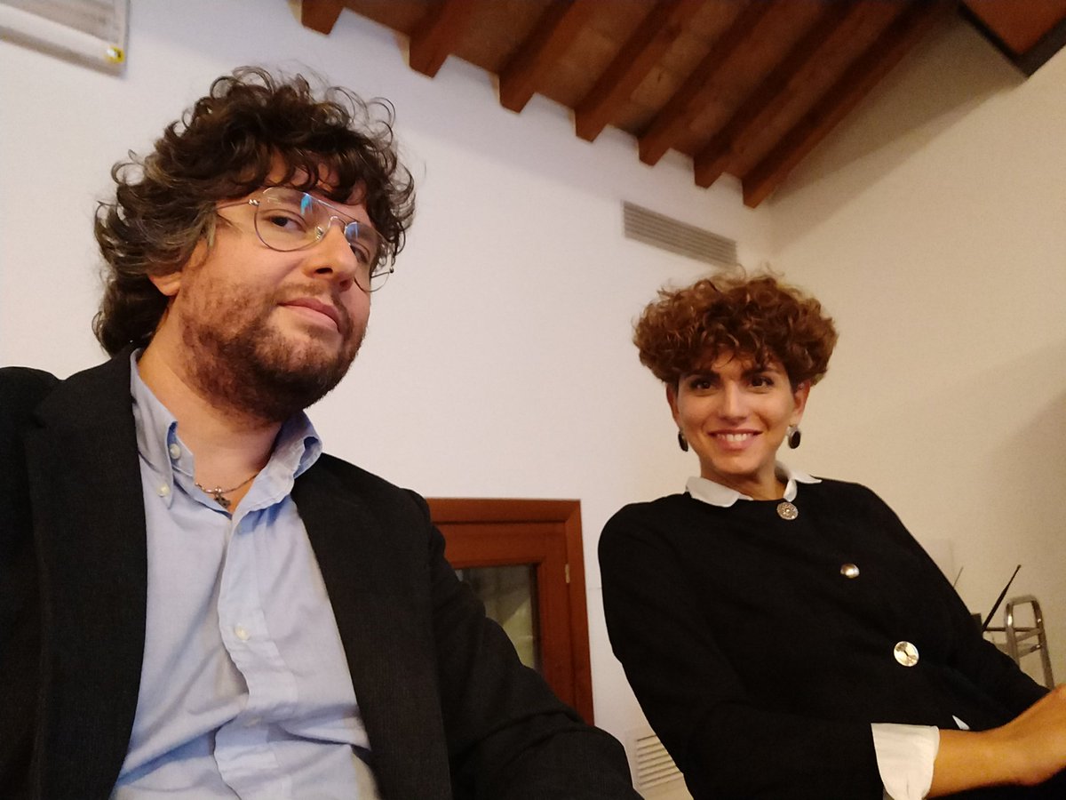 davidmazzerelli's tweet photo. Anche @CaloreG è pronta per il Referendum. Se vinciamo capelli rosa. "Ma vinciamo chi?" 🤔 https://t.co/JNRNskczsJ