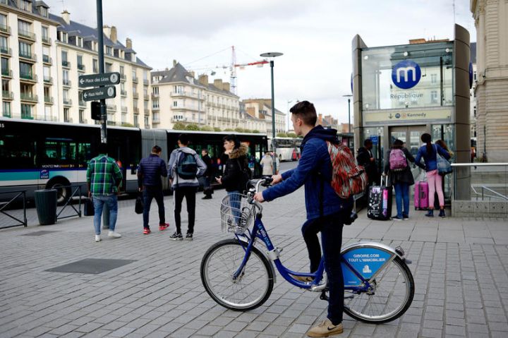 LaurentRiera's tweet photo. Dès 2018, nouveaux services de #mobilité > plateforme de covoiturage dynamique / dvlpmt #Handistar / offre vélo diversifiée #conseilRM https://t.co/l103TYpuku