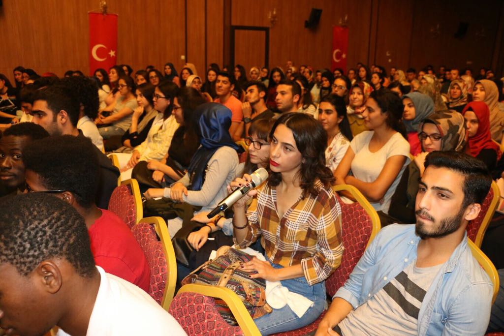 GSB_KYGM's tweet photo. Psikolog Tuba Karacan: "Soğuk tabiatlı olsalar da 🌵 kaktüsler de çiçek 🌸 açar..." 
Program gençlerin hediye🎁takdimi ile sona erdi. #Pranga https://t.co/q98s0siDsB