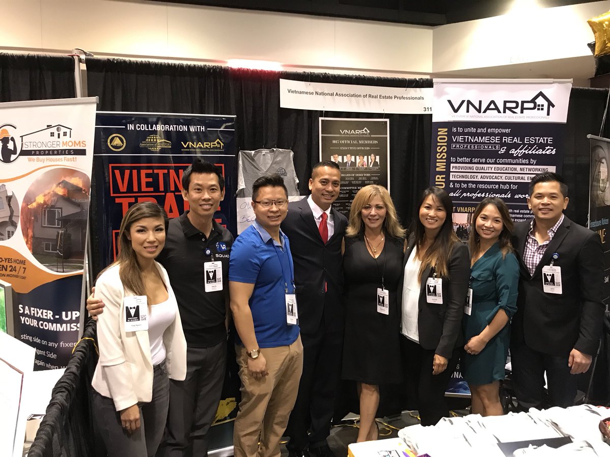 VNARP_SV's tweet photo. #VNARP at the #SCCAORexpo17 Convention and Expo. What a phenomenal turnout. Excellent event @HildaRamirez1 @RickSmith_BA and @SCCAOR https://t.co/wyqapjHyqB