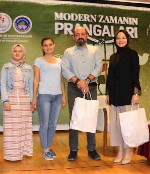 GSB_KYGM's tweet photo. Psikolog Tuba Karacan: "Soğuk tabiatlı olsalar da 🌵 kaktüsler de çiçek 🌸 açar..." 
Program gençlerin hediye🎁takdimi ile sona erdi. #Pranga https://t.co/q98s0siDsB