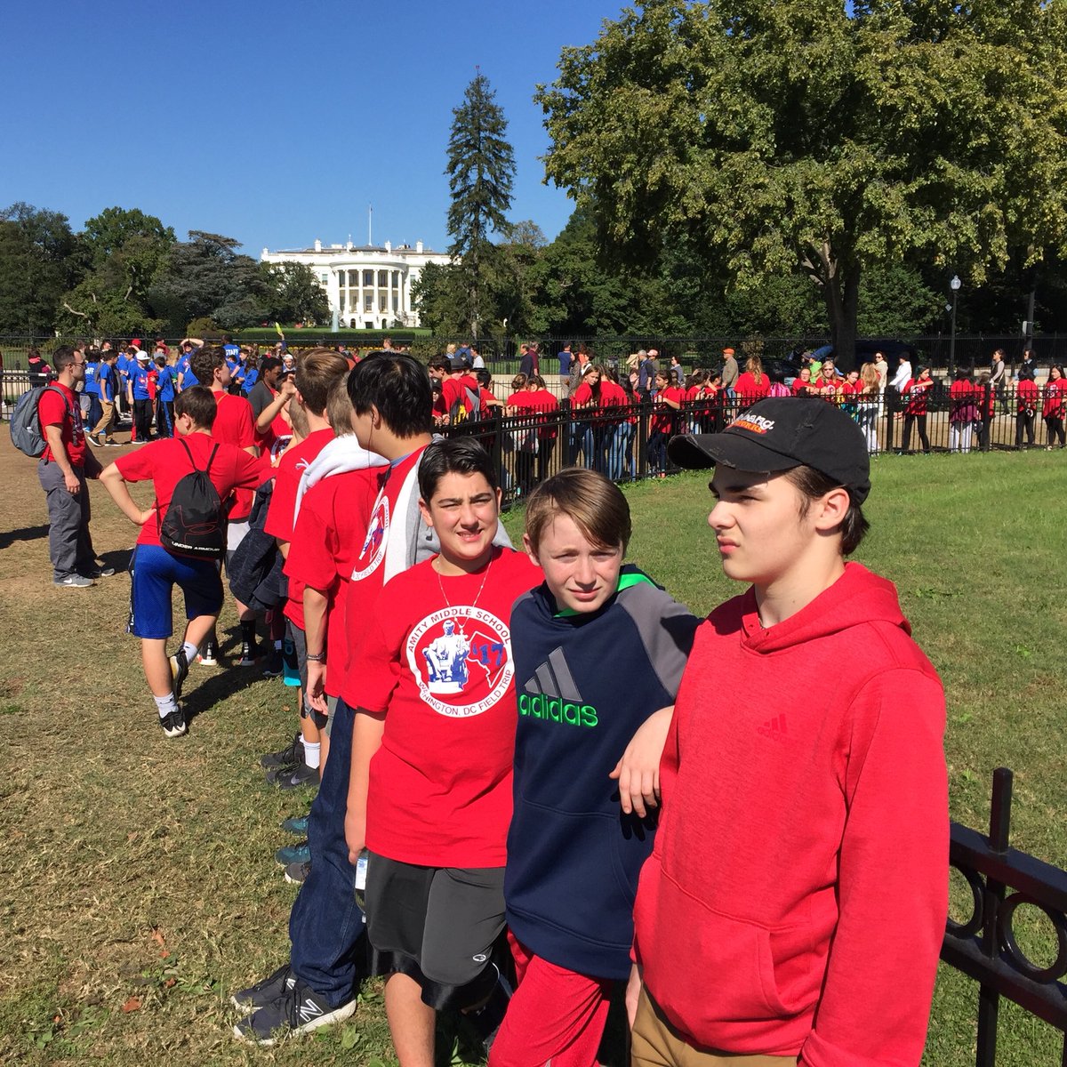 Room27Tweets's tweet photo. White House & National Monument #AMSBDC2017 #AR5 @AmityMSBethany https://t.co/1EN5eYgZ3j