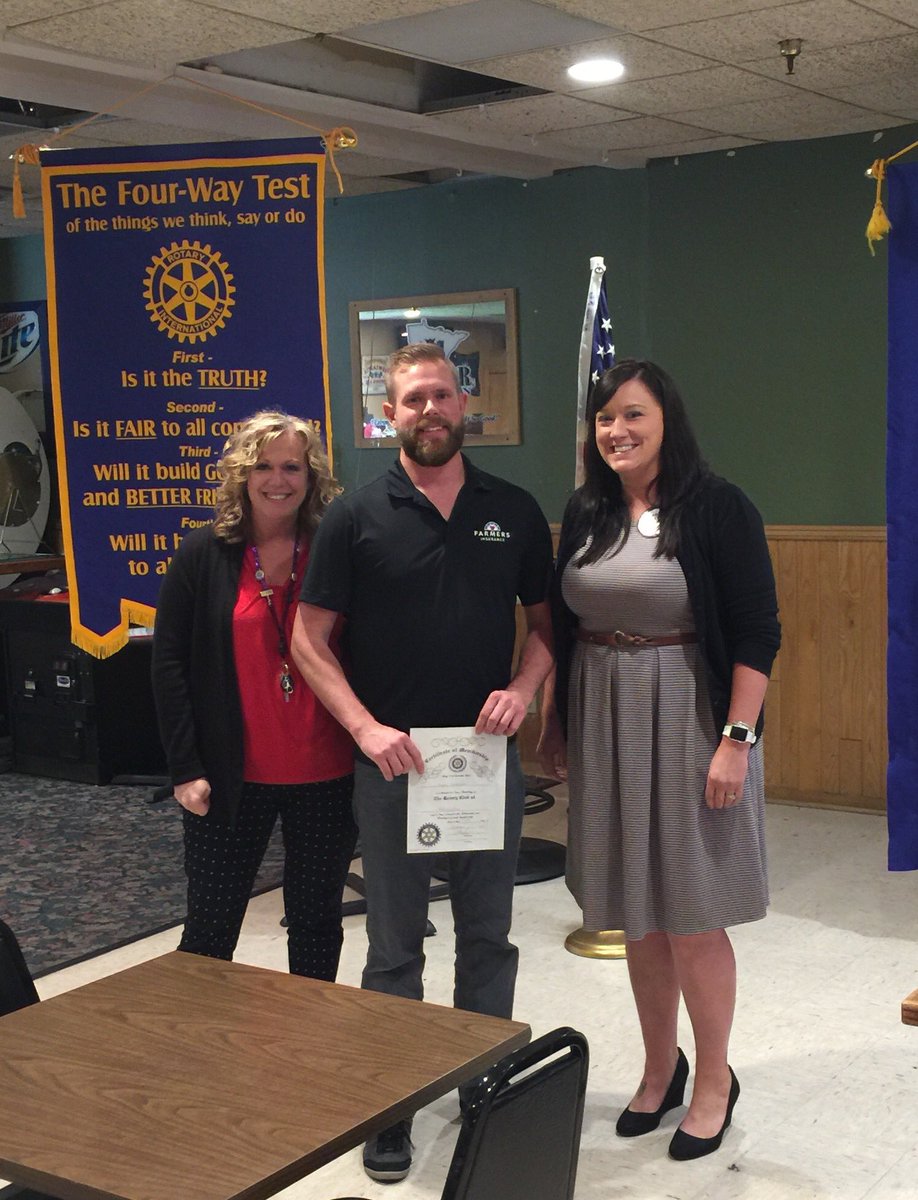 FarmingtonRI's tweet photo. Welcome to Rotary Kyle Anderson!!  @RambleJam #service https://t.co/NqF4dprzE2