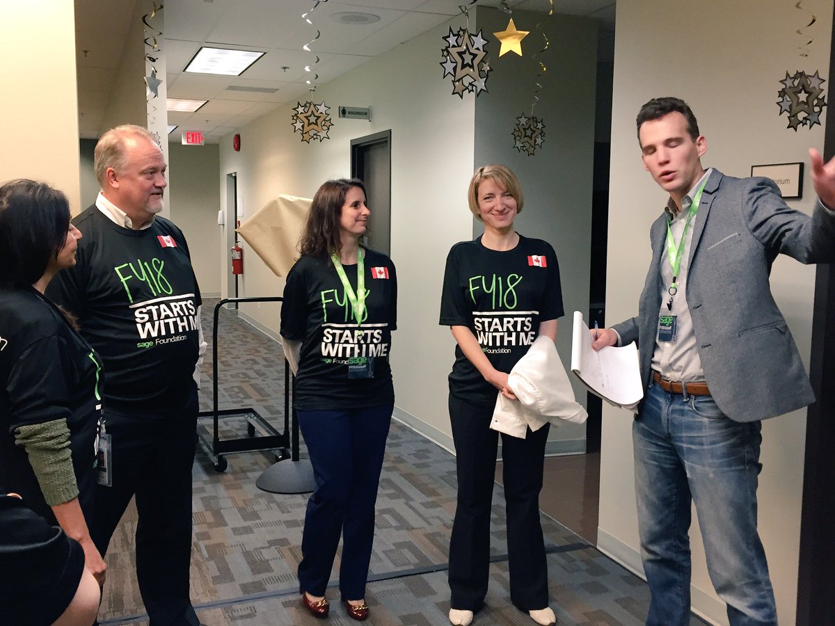 Meowccounting's tweet photo. #StartsWithMe FY18 kickoff VIP welcome crew ready @SageNAmerica heck ya we have a VIP lunch lounge 😉💚 https://t.co/YI92xdqTwl