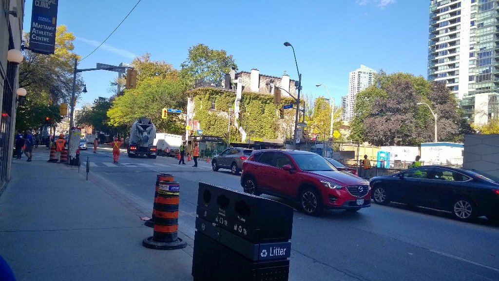 MariosEvent's tweet photo. @411ChurchSt @Toronto @JohnTory Cement truck in reverse on an already congested street. Developer taking over. https://t.co/JRbCFkjGbJ