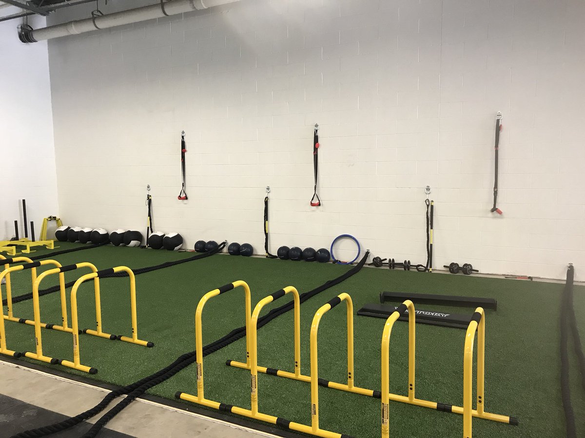 WILLPowerNovi's tweet photo. It’s coming together! #finalcountdown #WILLPowertraining #fitness #grouptraining #grandopening https://t.co/zHtHfCkDRj
