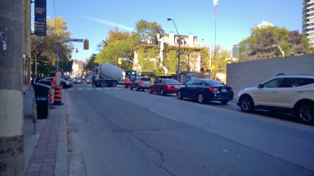 MariosEvent's tweet photo. #who'saccountable. #OurSafety #nodelayinToronto @411ChurchStreet @JohnTory #constructionsite https://t.co/sTwhEY4hMQ