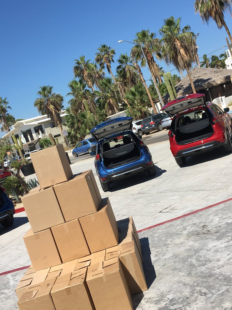 EduVasat's tweet photo. Comenzamos por probar la capacidad de carga de la nueva #Nissan X-Trail Hybrid • 8 cajas • #retoXtrailHybrid #ADTest https://t.co/rvV81PsrxF
