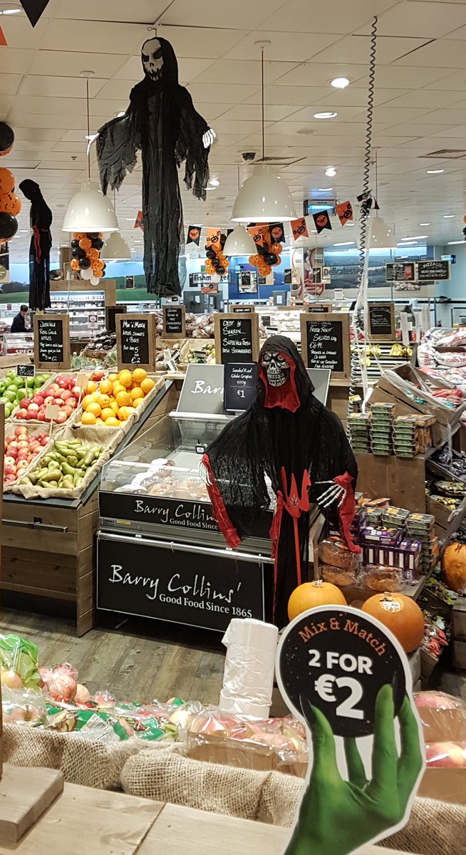 We've hired some extra help for the Halloween season..... #SPOOKTACULAR #Halloween2017 #Pumpkins