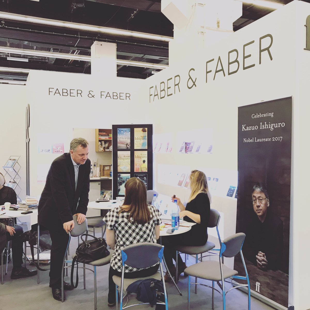 tone826's tweet photo. I had a really good time in Frankfurt, thanks for all the great meetings and lovely books. #fbf17 https://t.co/zfnWMcpksM