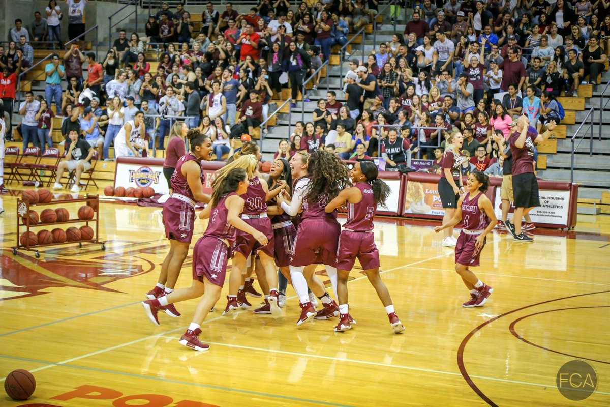 Shoutout 2the Womans B-Ball team for beating the Mens Team last night @ Maroon Madness #womansBasketball  <a href="/txamiu/">Texas A&M International University</a> <a href="/TAMIUAthletics/">TAMIU Athletics</a> @CoachCaha