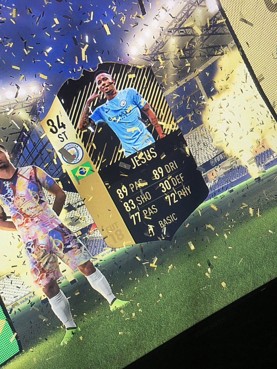 sadlyimbradley's tweet photo. 2 Rare Gold Player Pack OP!!!😆 #fifa18 @EASPORTSFIFA @NepentheZ @MattHDGamer @TwoSyncOfficial crazy luck☺️ #IFJesus https://t.co/oDpATCMTAh