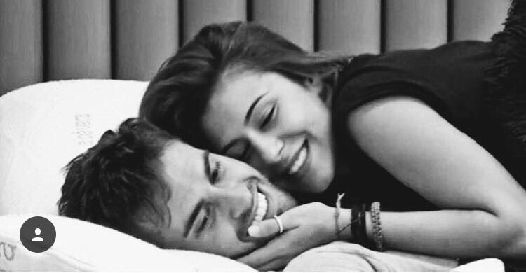 xique_xime's tweet photo. #RodeaEnGHViP porque nadie ha sentido y transmitido como ELLOS https://t.co/cFc4ssaJNj