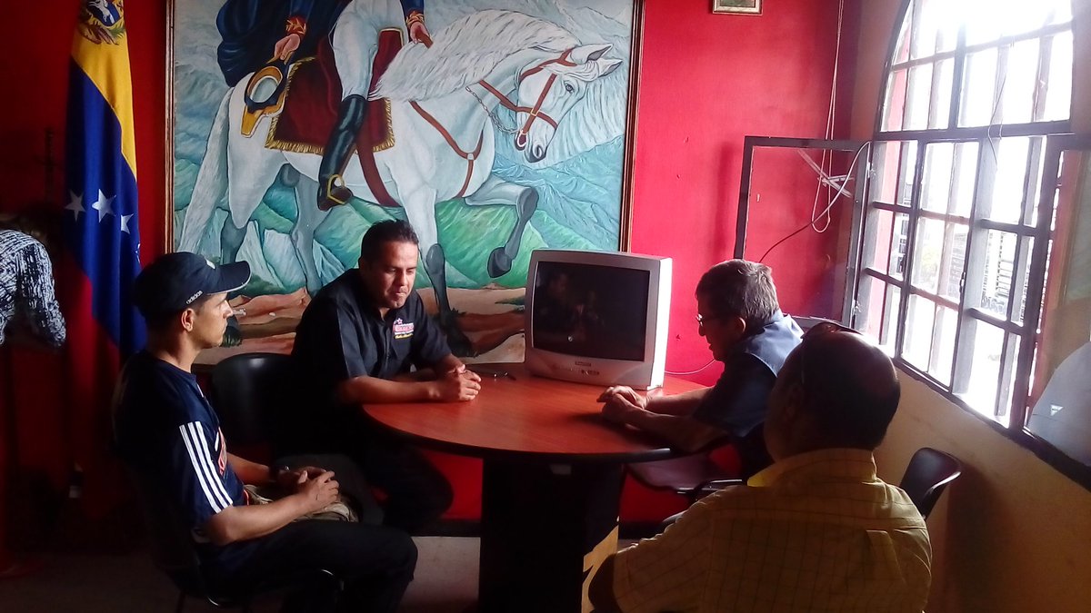 MatamorosEdwin's tweet photo. Reunidos con Willian Rodriguez Presidente de la ATC..en la Alcaldía de Capacho Libertad para la etapa del Cerro el Cristo Vuelta al Tachira https://t.co/mi9JI5IrvU