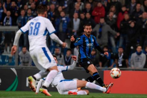 TelemundoSports's tweet photo. #EuropaLeague MEDIO TIEMPO
#Atalanta 1-0 #Apollon
#Fastav 1-1 #Copenhagen 
#Sheriff 1-1 #Lokomotiv https://t.co/lVH60BXT01