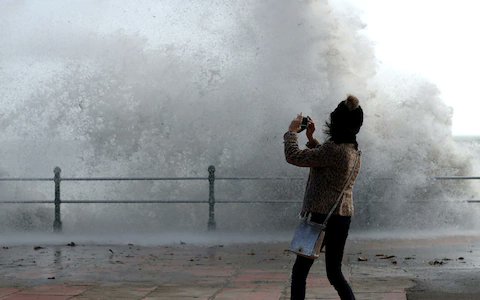 CRTNewquay's tweet photo. Storm warnings in place this weekend #Newquay 
Please take care
Stay clear of the sea
A photograph is not worth your life
#StormBrian https://t.co/6M6xz6X3vh