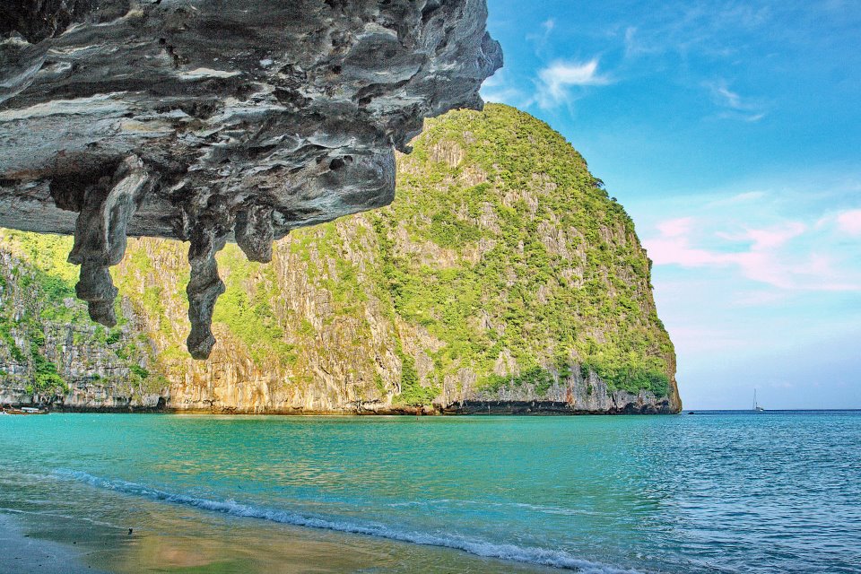 PhiPhiIslands's tweet photo. Magnificent Maya Bay
https://t.co/ILyYT6Zpv6
#mayabay #phiphiley
RT-like pls.
@Just1WayTicket
@georgebkk
@phuketgazette https://t.co/WIjPp0odv4