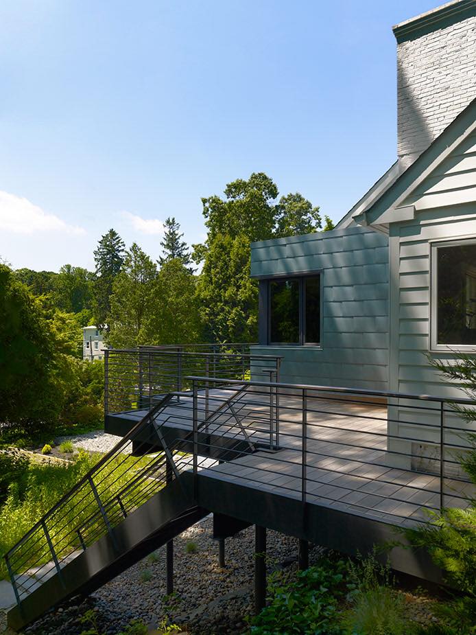 Evolve_Build's tweet image. Happy #ThrowbackThursday 🏡This full energy retrofit of an old house has a #LEEDplatinum certification. Michael Sebright, under Energy Reconsidered, served as an energy consultant for this renovation. MORE: goo.gl/t5KQ5B #tbt #evolvebuildtbt #sustainable #passivehouse