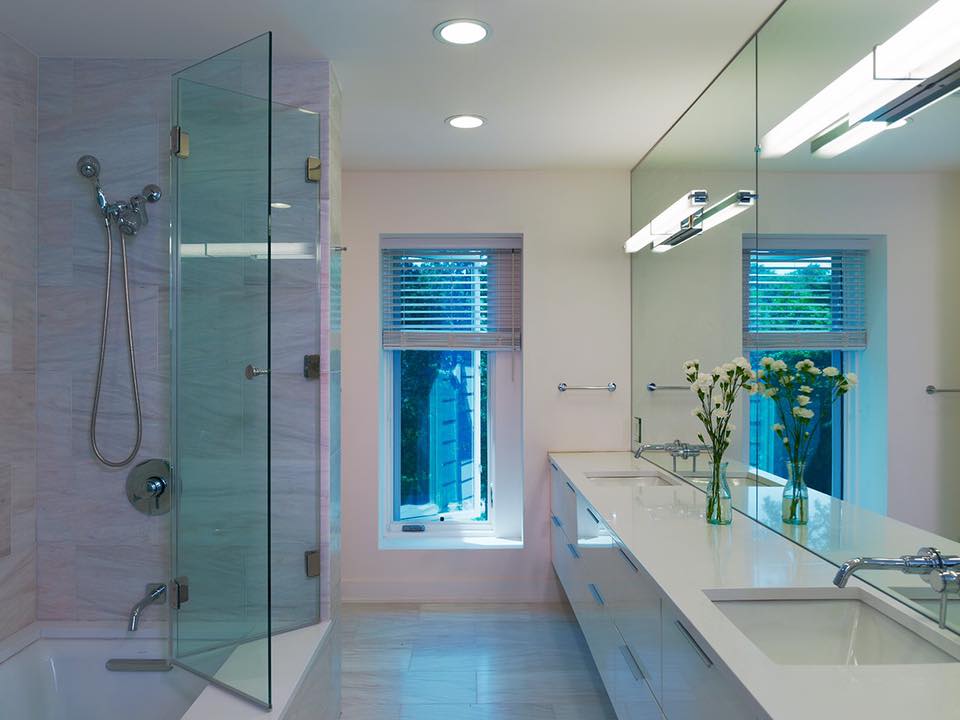 Evolve_Build's tweet image. Happy #ThrowbackThursday 🏡This full energy retrofit of an old house has a #LEEDplatinum certification. Michael Sebright, under Energy Reconsidered, served as an energy consultant for this renovation. MORE: goo.gl/t5KQ5B #tbt #evolvebuildtbt #sustainable #passivehouse